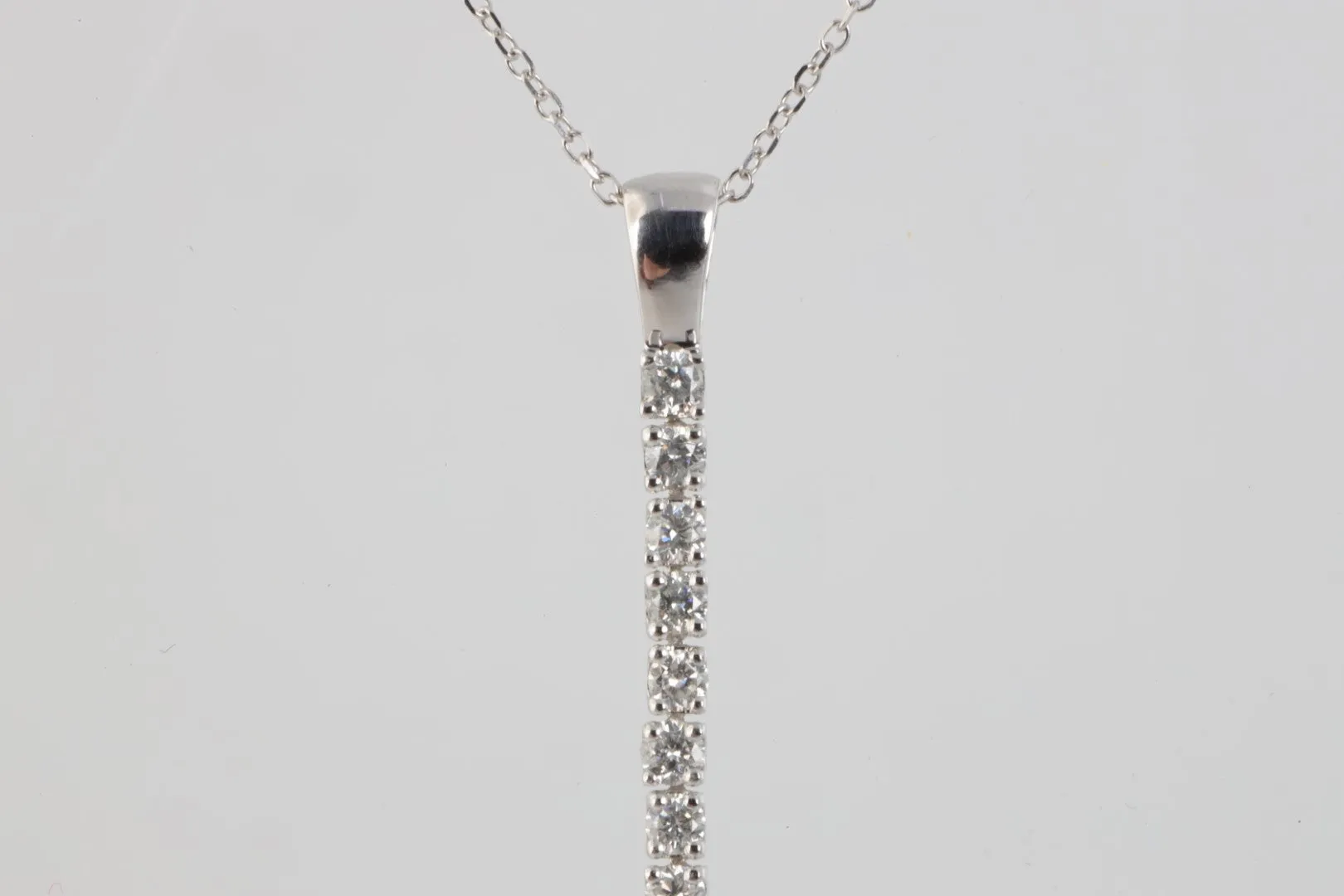 18" 14k White Gold 0.15tcw Diamond Pendant Necklace (2.67g.)