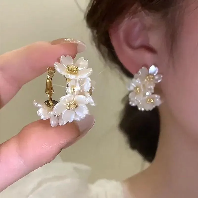 Charming Fashion: RV119 Sweet Fresh Flowers Dangle Earrings - Jewelry Delight