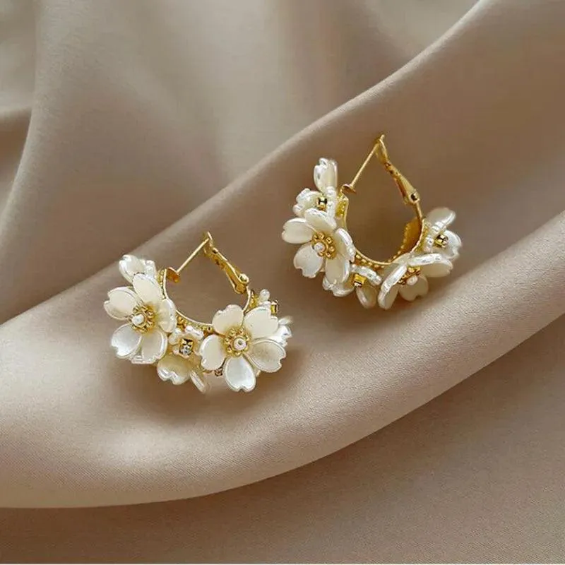 Charming Fashion: RV119 Sweet Fresh Flowers Dangle Earrings - Jewelry Delight