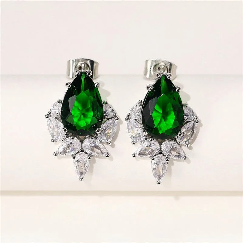 Charming Luxury Emerald Stud Earrings