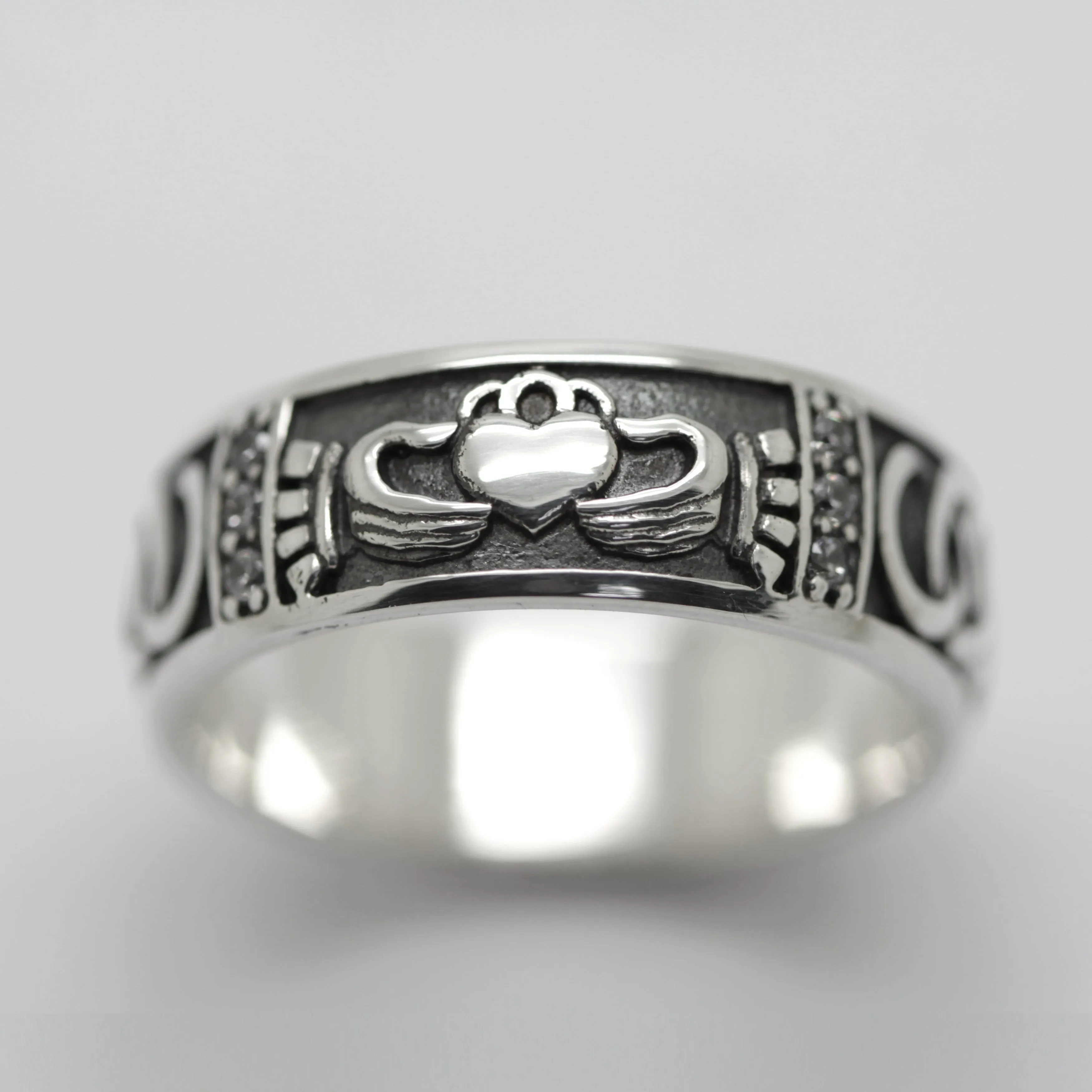 Eternity Love Claddagh Heart Band Engagement Unisex Ring