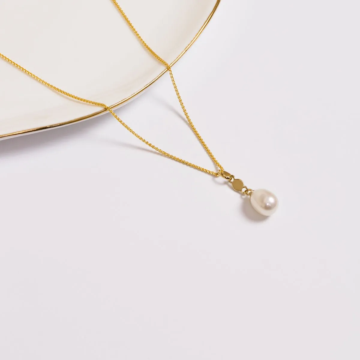 Freshwater Pearl Dot Pendant (Gold)