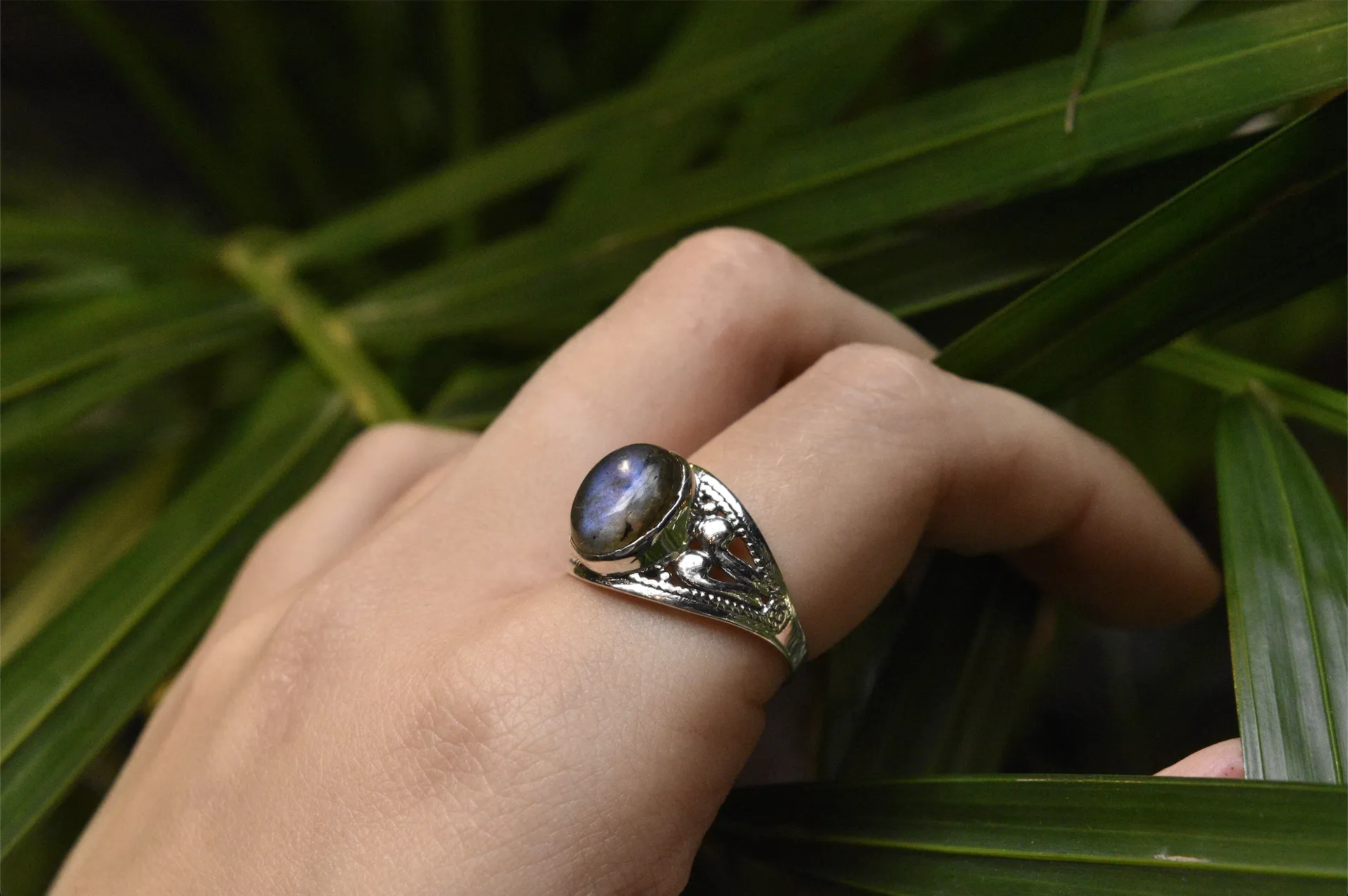 Labradorite Vesta Ring