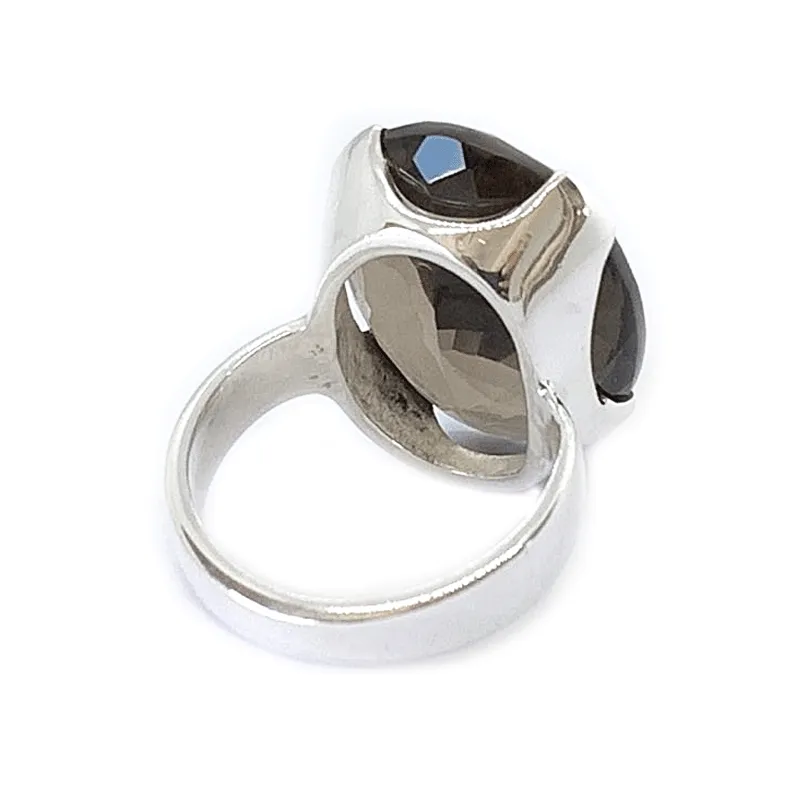 Maan Smoky Quartz Oval Shaped Ring