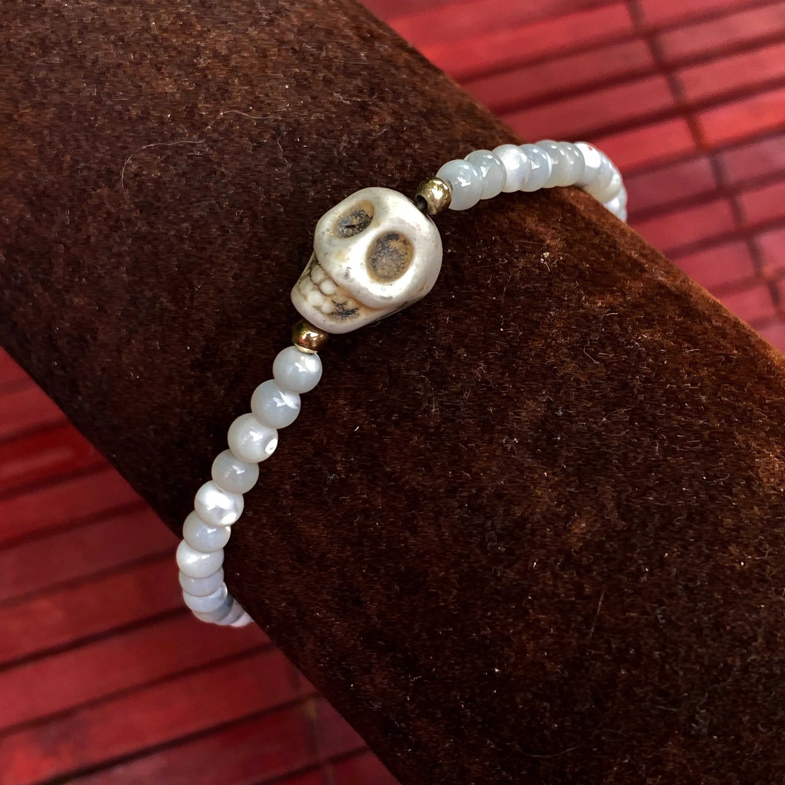 Mother of Pearl and Howlite Skull Bracelet