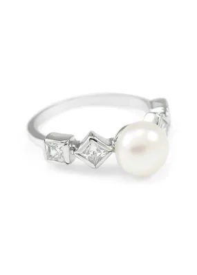 Pearl Chic Ring