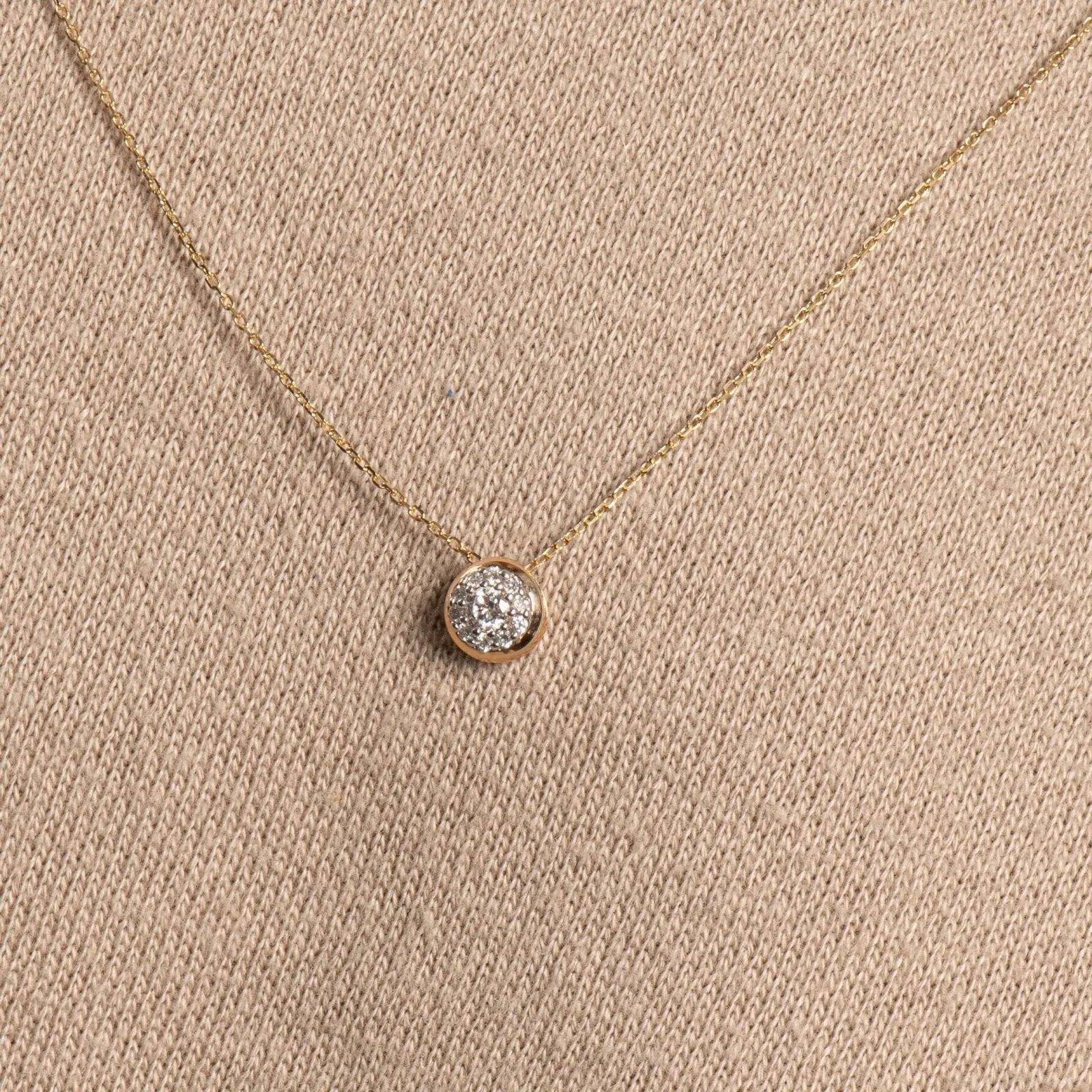 Round Diamond Illusion Necklace