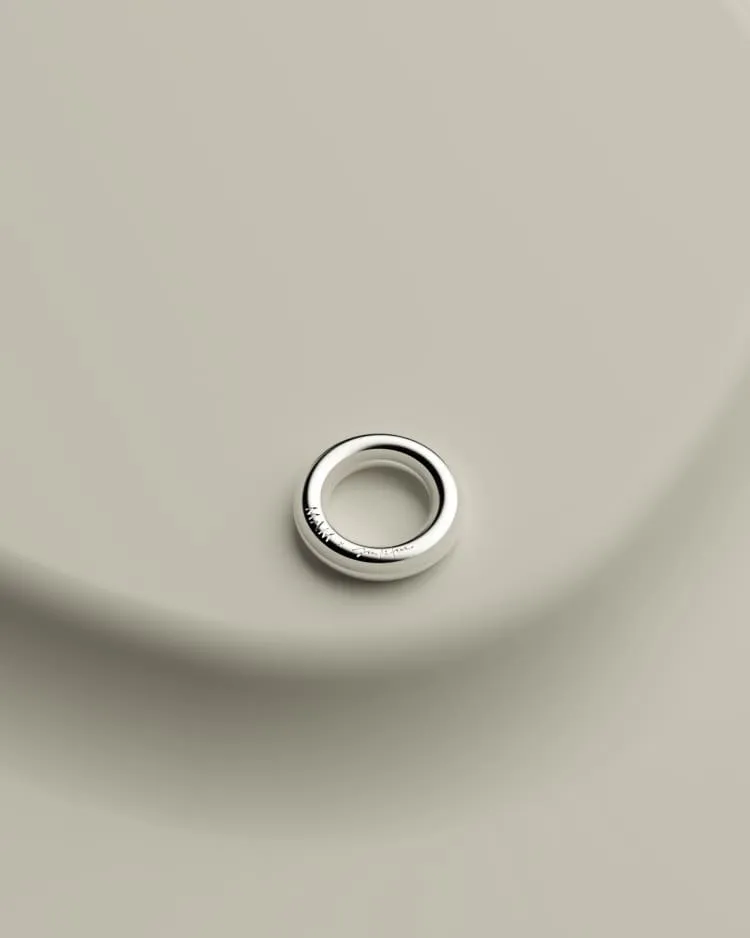 Simple ring in silver