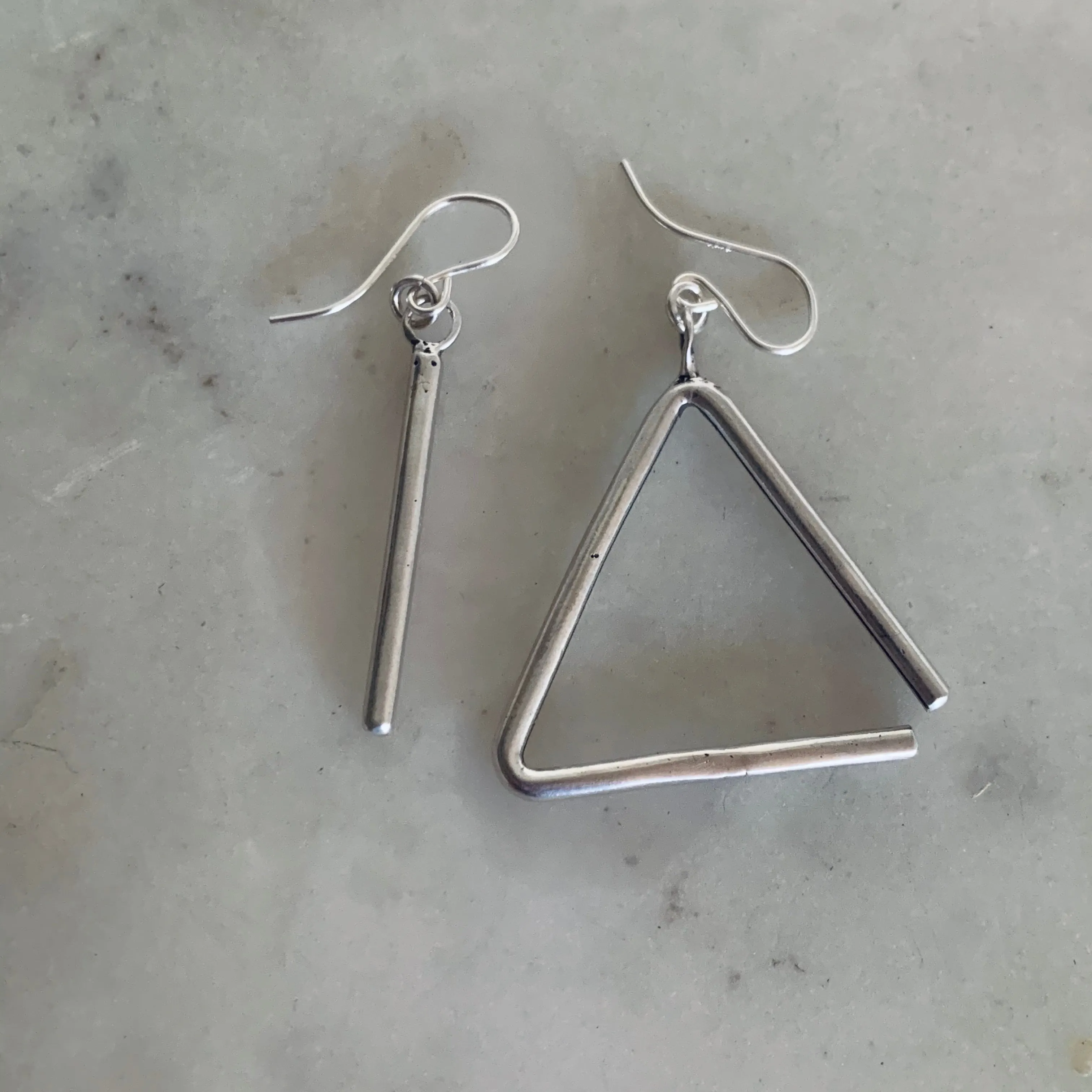 TRIANGLE EARRINGS